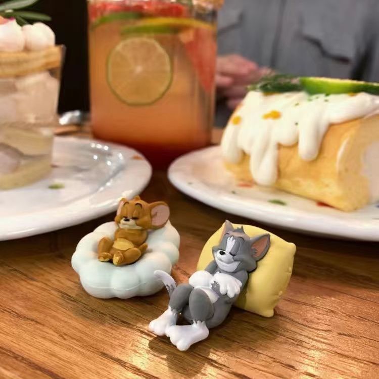 Zilool Tom Jerry Cute Book Desktop Figure Doll Small Ornament Car Ornament Card